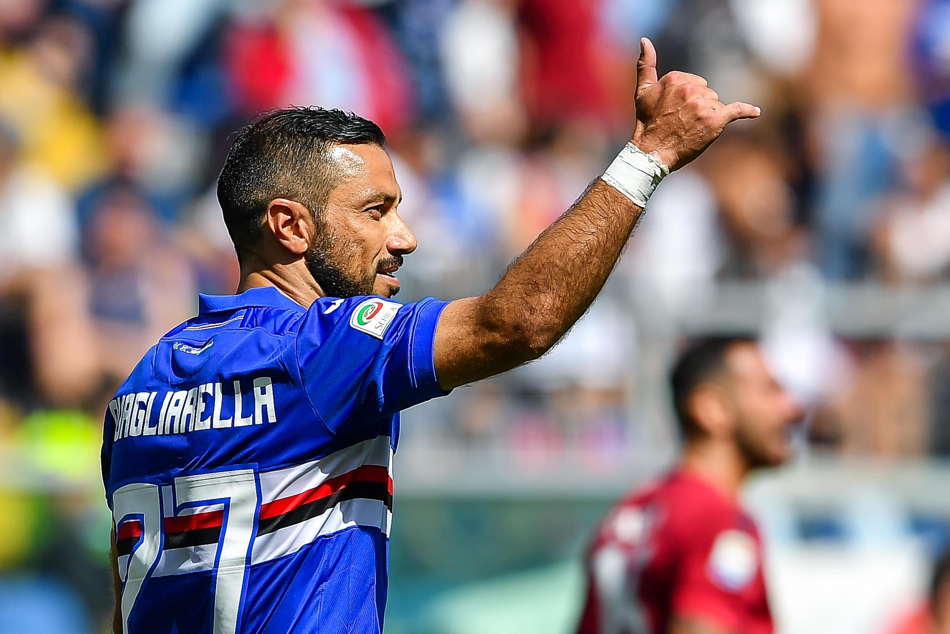 epa06700955 Sampdoria's Italian forward Fabio Quagliarella celebrates after scoring a goal during the Italian Serie A soccer match Uc Sampdoria vs Cagliari Calcio at Luigi Ferraris Stadium in Genoa, Italy, 29 April 2018. EPA-EFE/SIMONE ARVEDA