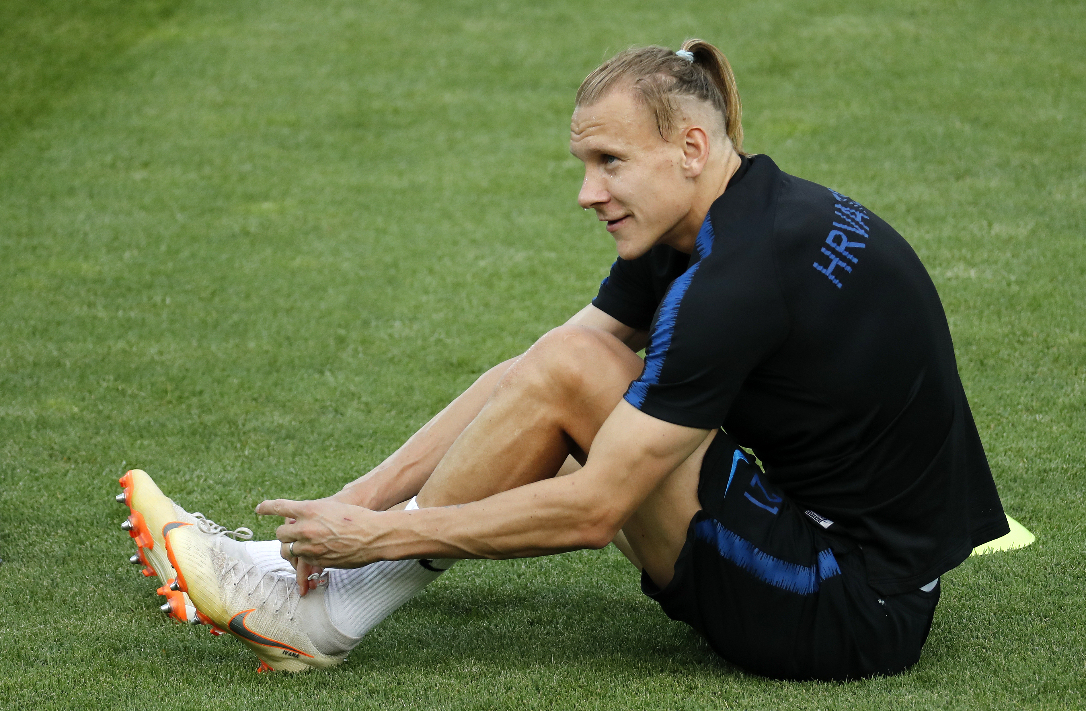 epa06888734 Croatia's Domagoj Vida during a training session in Moscow, Russia, 14 July 2018. Croatia will face France in the FIFA World Cup 2018 final on 15 July. EPA-EFE/FELIPE TRUEBA