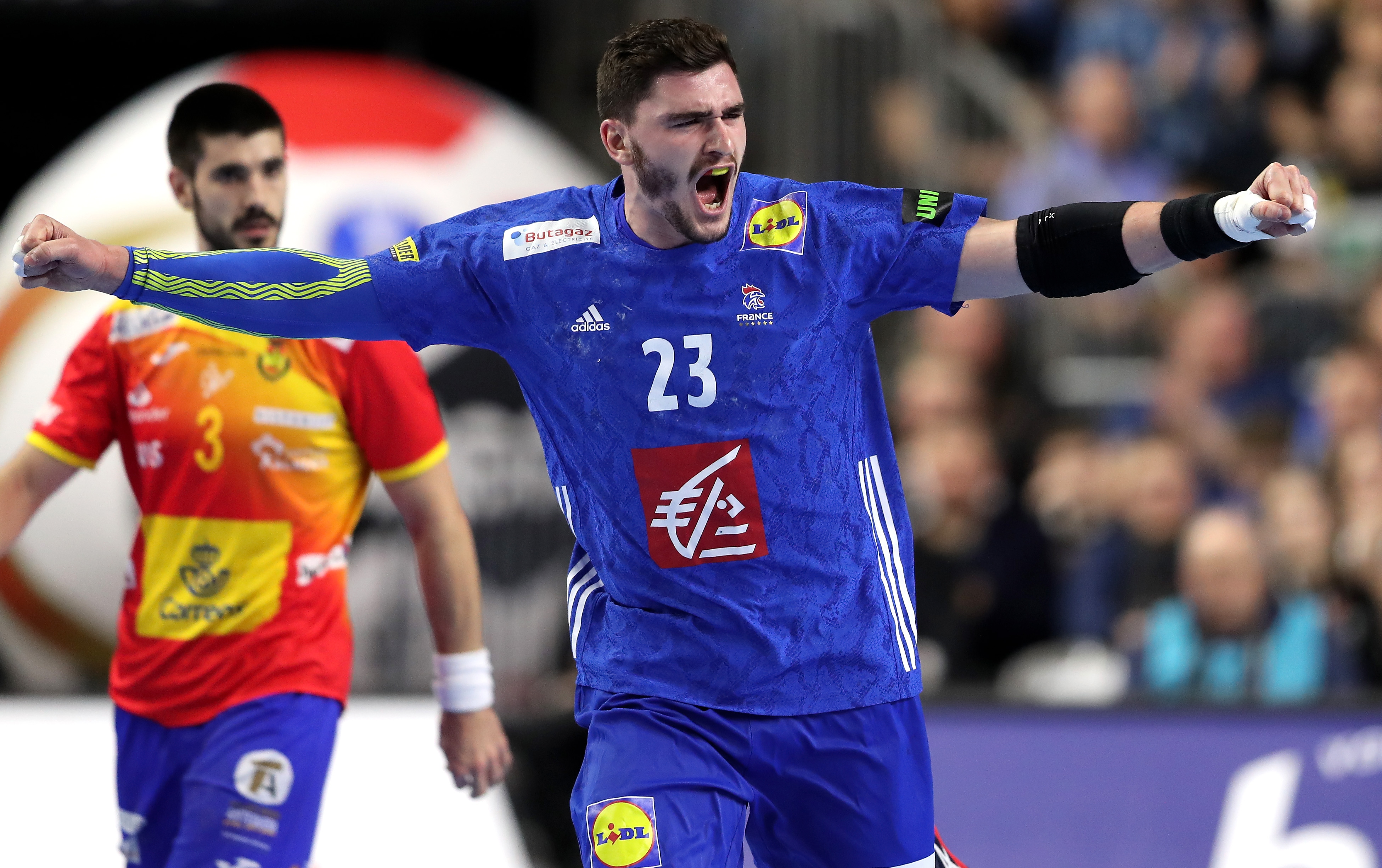 epa07300945 Ludovic Fabregas of France celebrates during the main round group one match between France and Spain at the IHF Men's Handball World Championship in Cologne, Germany, 19 January 2019. EPA-EFE/FRIEDEMANN VOGEL