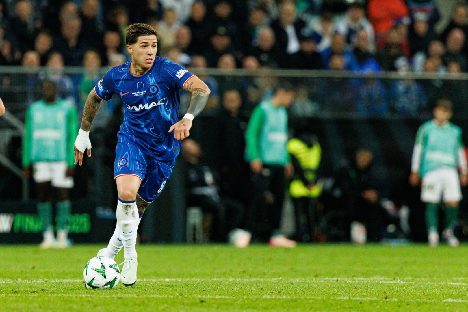 Енцо Фернандез и неговиот менаџер му се извинија на Челзи